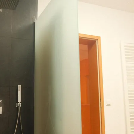 Zum Waldrand בית הארחה *