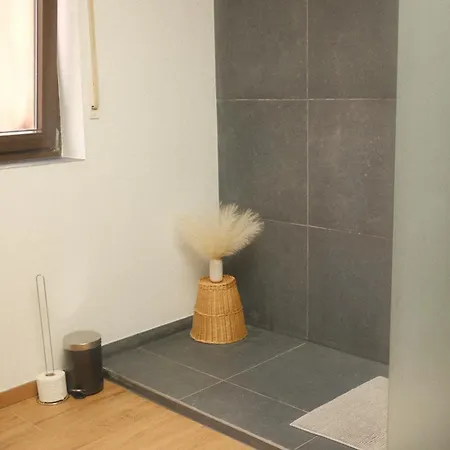 בית הארחה Zum Waldrand זינסהיים