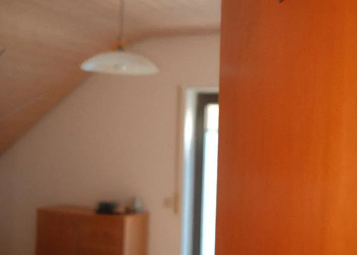 Zum Waldrand בית הארחה *