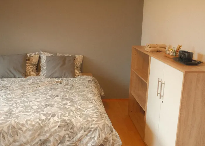 Zum Waldrand * זינסהיים